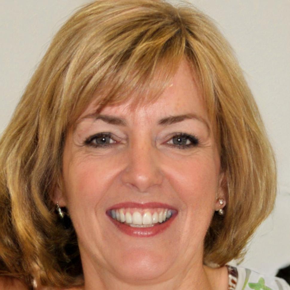 Esperanza Villareal, Especialista en Rentabilidad Empresarial